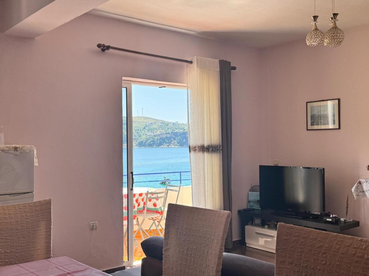 Beachfront Apartment Himare Eksteriør bilde