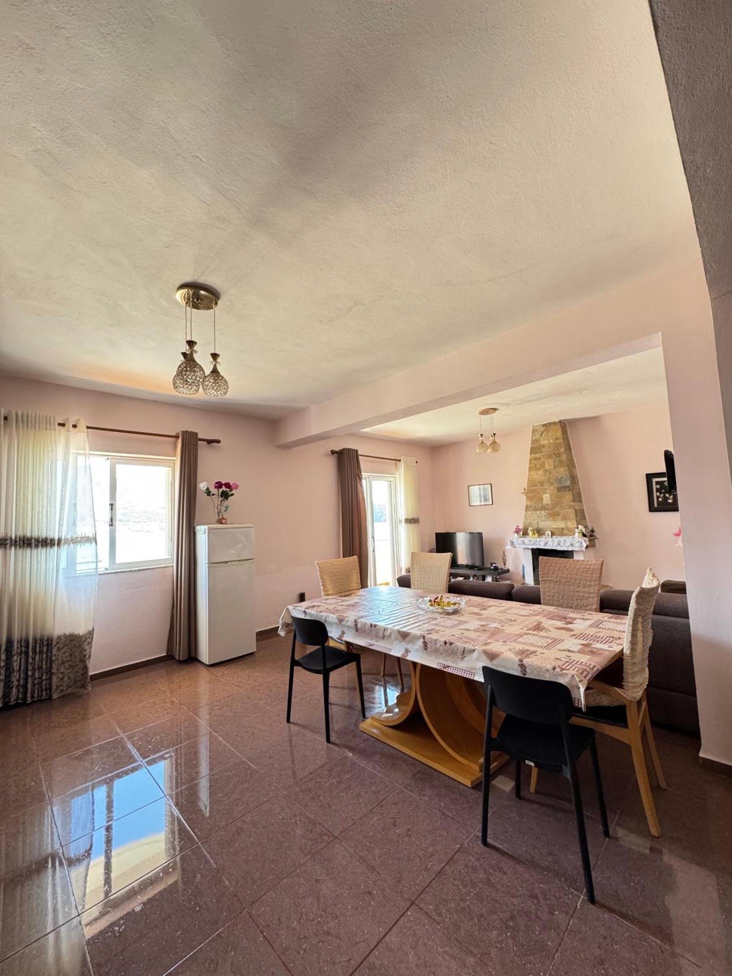 Beachfront Apartment Himare Eksteriør bilde